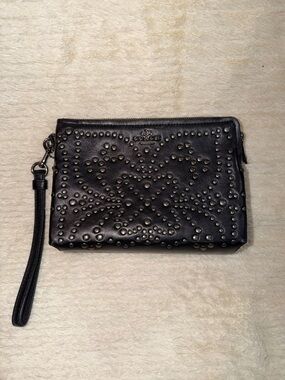 Coach Black Studded Leather Wristlet Clutch
Limited Kylie Edition !